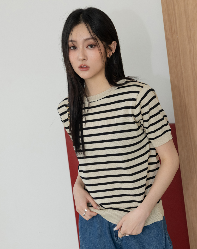 SOFT KNIT STRIPED SHORT SLEEVE TOP
