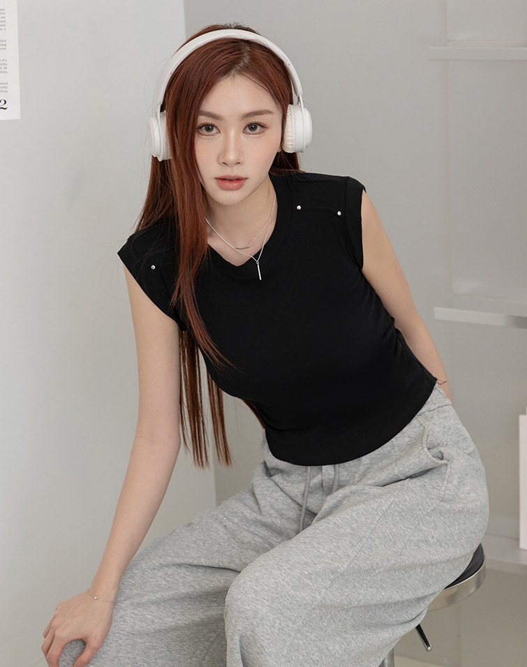 SIDE-RUCHED SCULPTING SLIM TOP