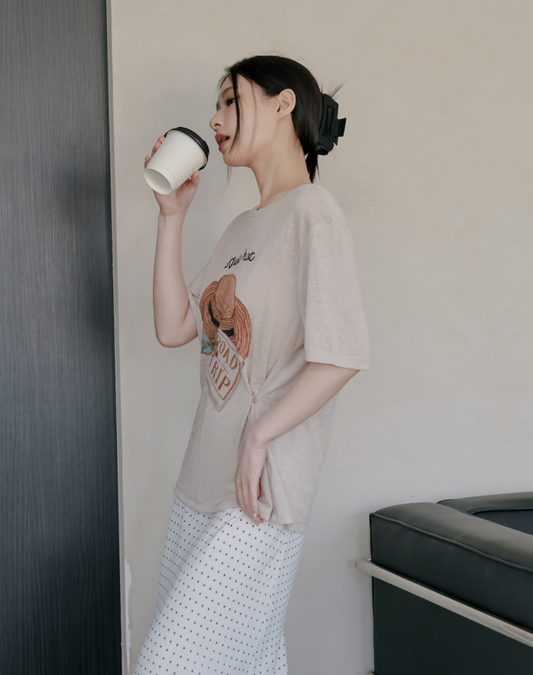 STRAW HAT GRAPHIC TEE