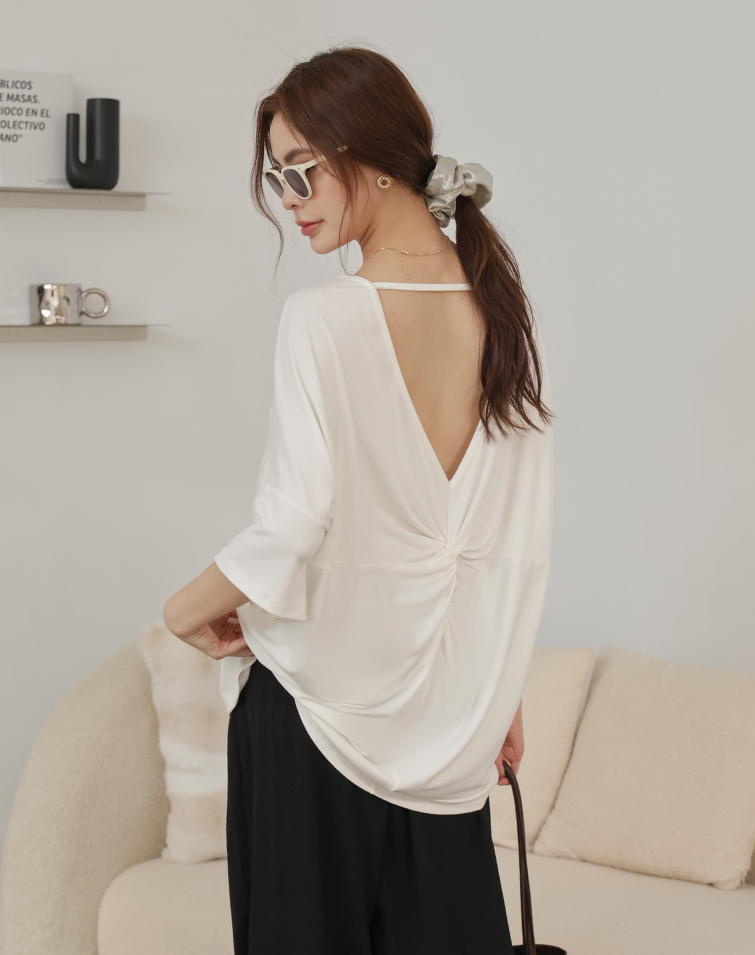 SOFT BACKLESS TEE
