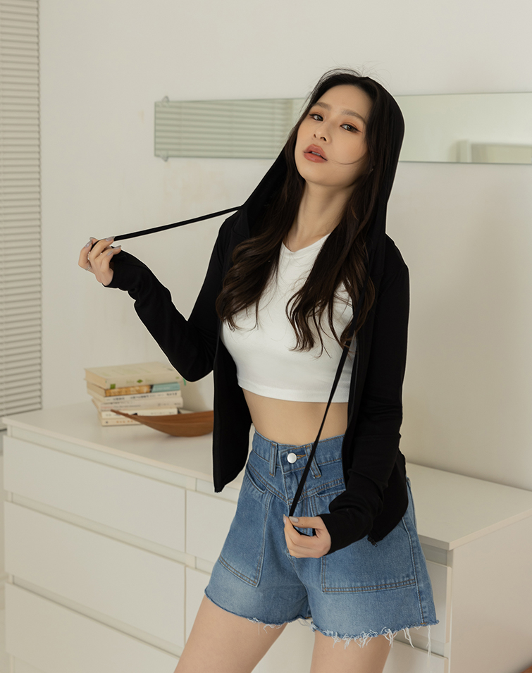 STRETCHY LIGHTWEIGHT HOODED JACKET
