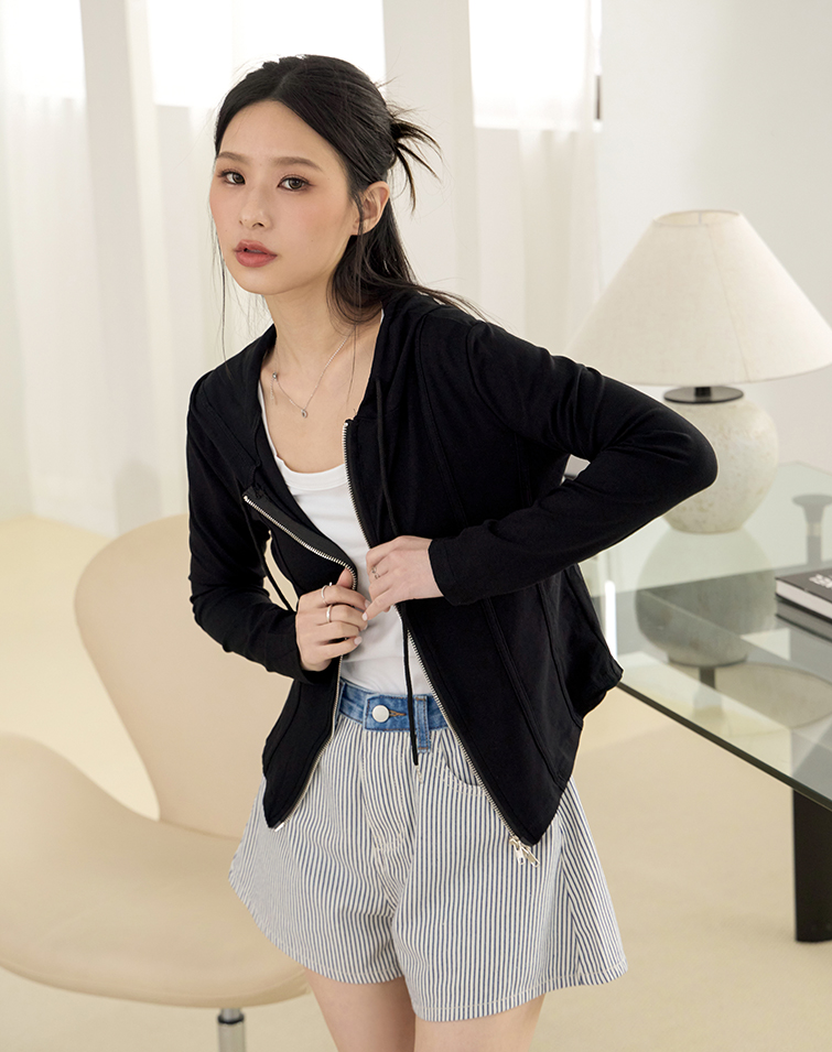 SEAMED LINE DESIGN HOODED JACKET