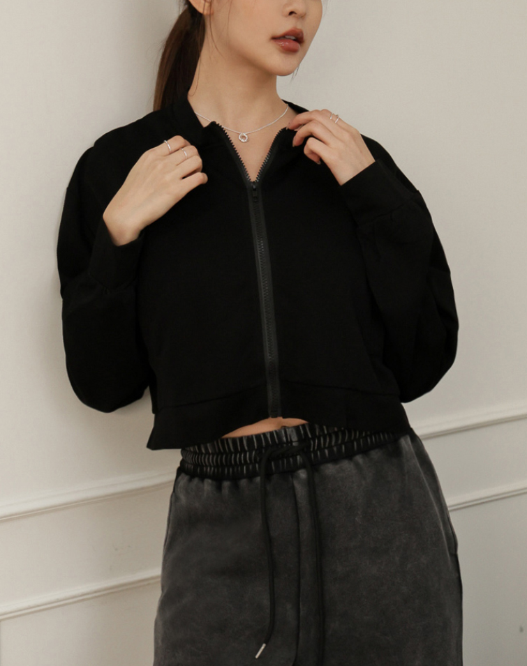 MINIMALIST CREW-NECK JACKET