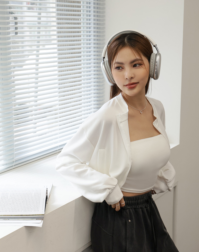 MINIMALIST CREW-NECK JACKET
