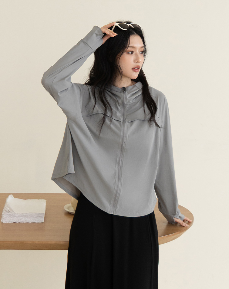 COOLING LIGHTWEIGHT HOODED JACKET