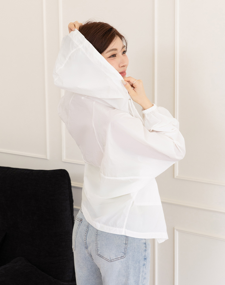 SUN-PROTECTION LIGHTWEIGHT WINDBREAKER