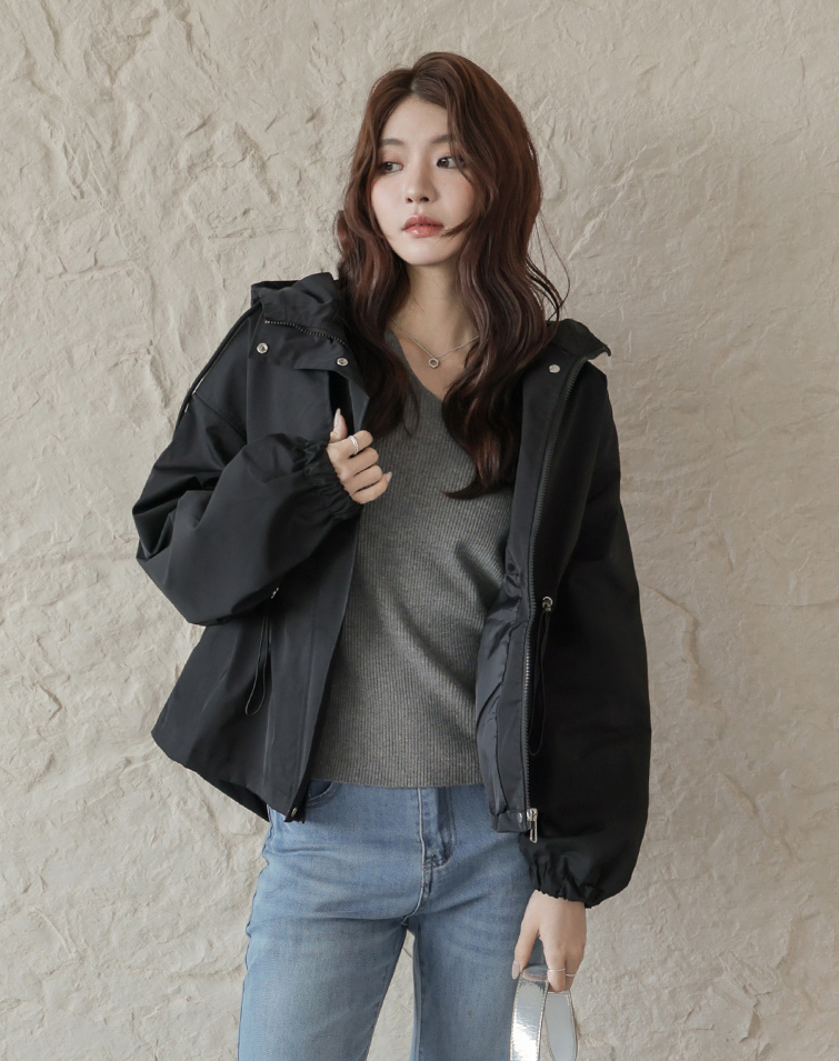 LIGHT-MATTE DRAWSTRING HOODED JACKET