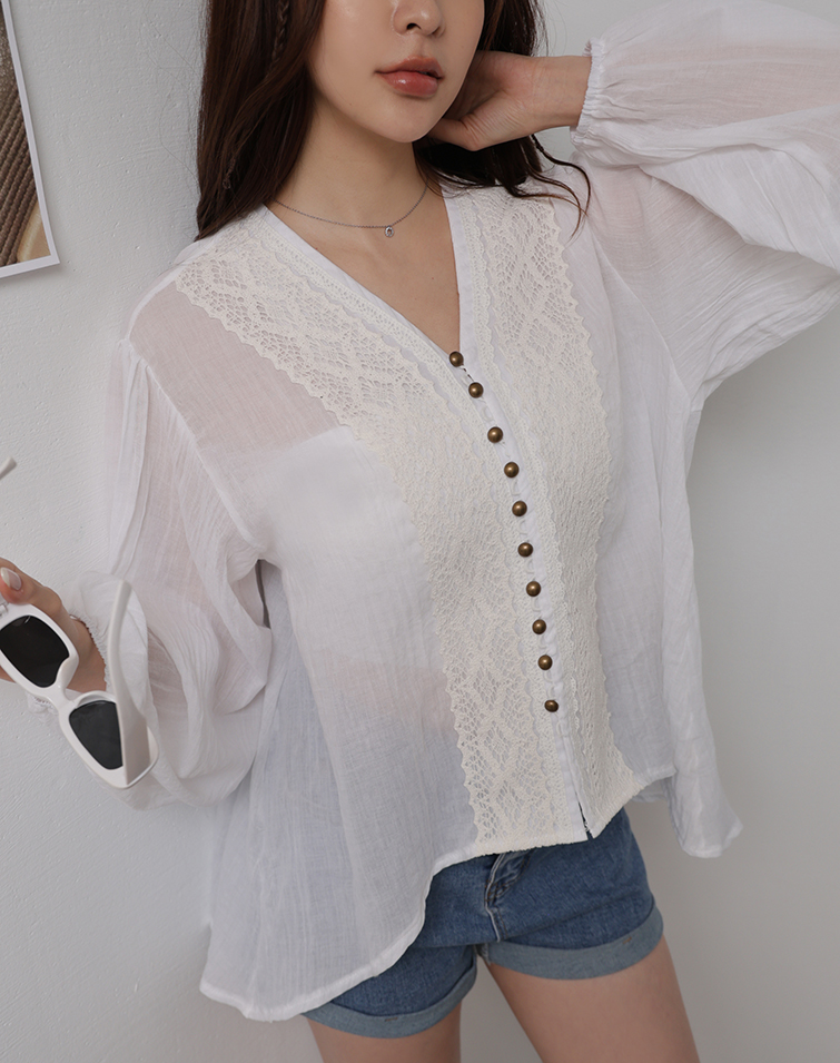 TRANSLUCENT FLORAL WOVEN TOP