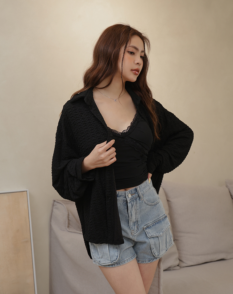 RIPPLED DESIGN COLLARED LONG-SLEEVE TOP