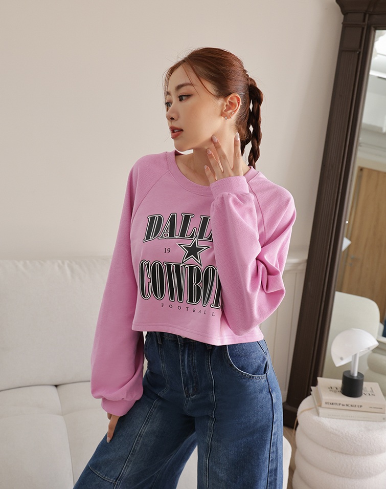 WAISTED LETTER PRINT CROPPED LONG-SLEEVE TOP