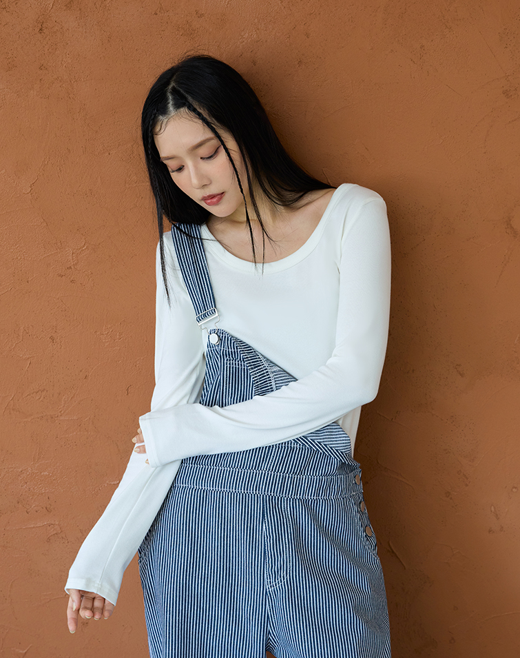 VERSATILE CREW-NECK LONG-SLEEVE TOP