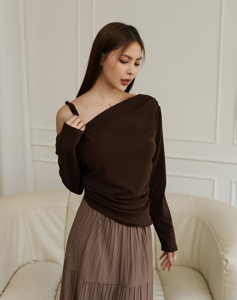 ASYMMETRICAL HEM LONG-SLEEVE TOP