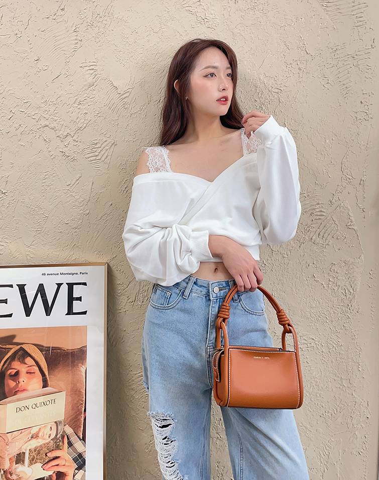 ELEGANCE LACE LONG-SLEEVE TOP