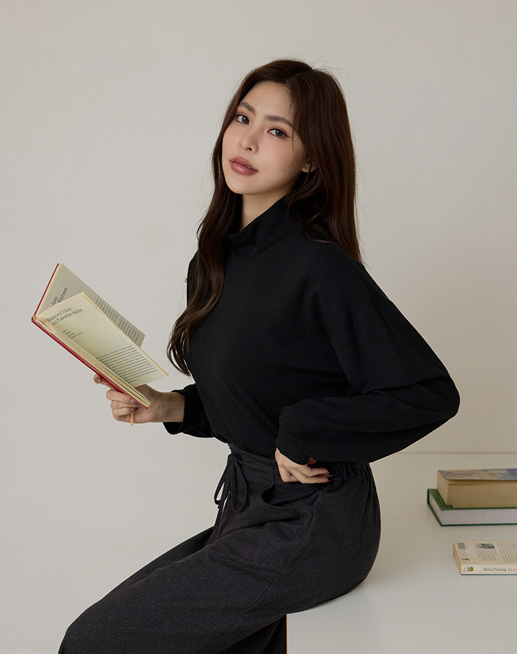 MIT STRETCH COMFORT MOCK NECK LONG-SLEEVE TOP