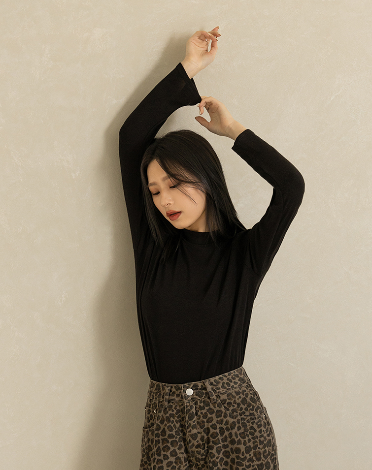 SOFT VERSATILE LONG-SLEEVE TOP