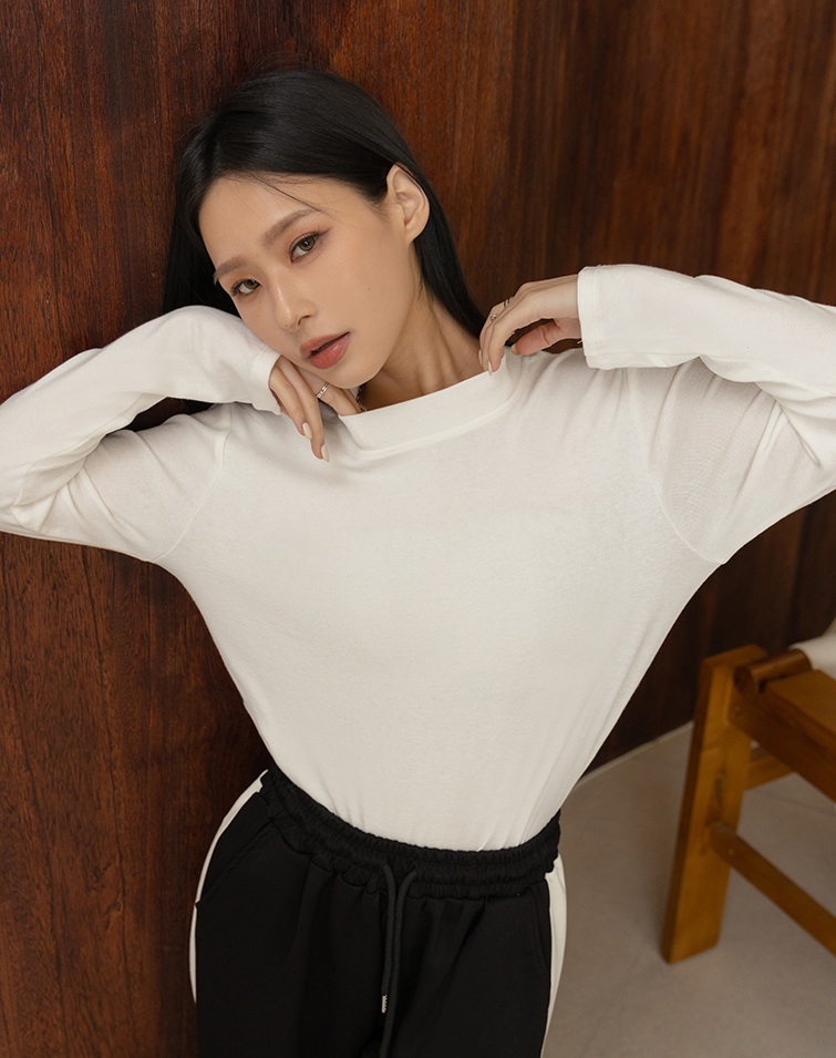 SOFT VERSATILE LONG-SLEEVE TOP