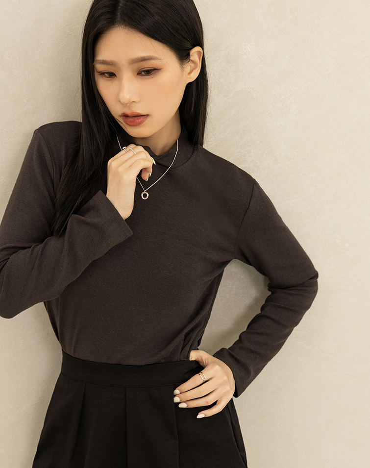 SOFT VERSATILE LONG-SLEEVE TOP