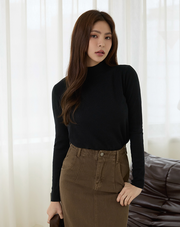 SOFT-TOUCH HIGH-NECK BASE TOP