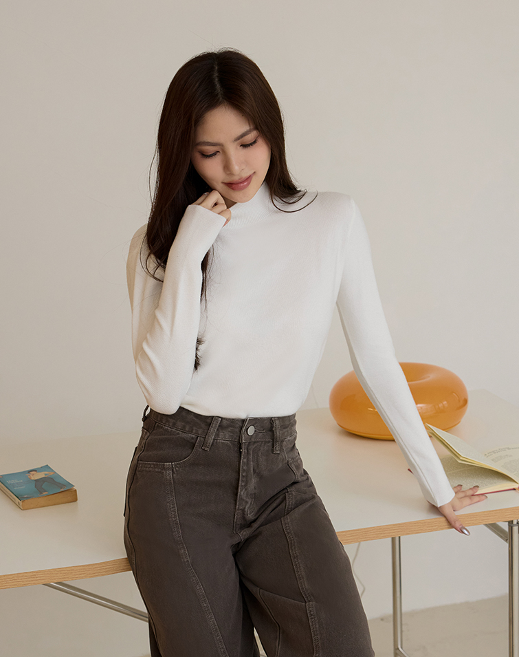 SOFT-TOUCH HIGH-NECK BASE TOP