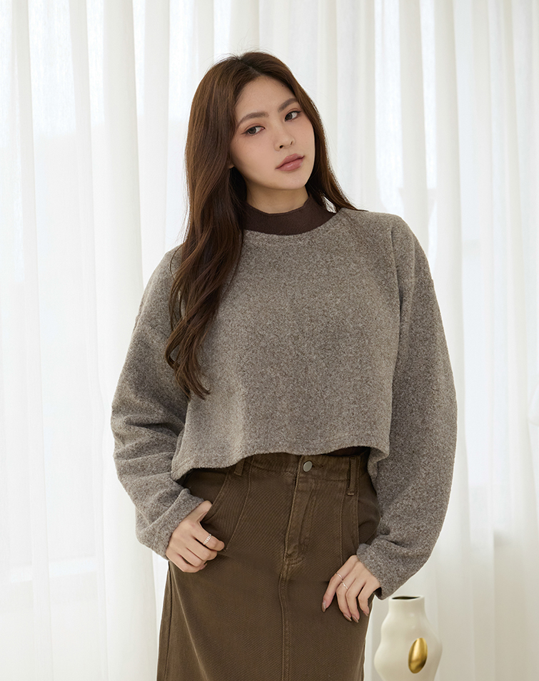 TEXTURED LOOP KNIT LONGSLEEVE TOP