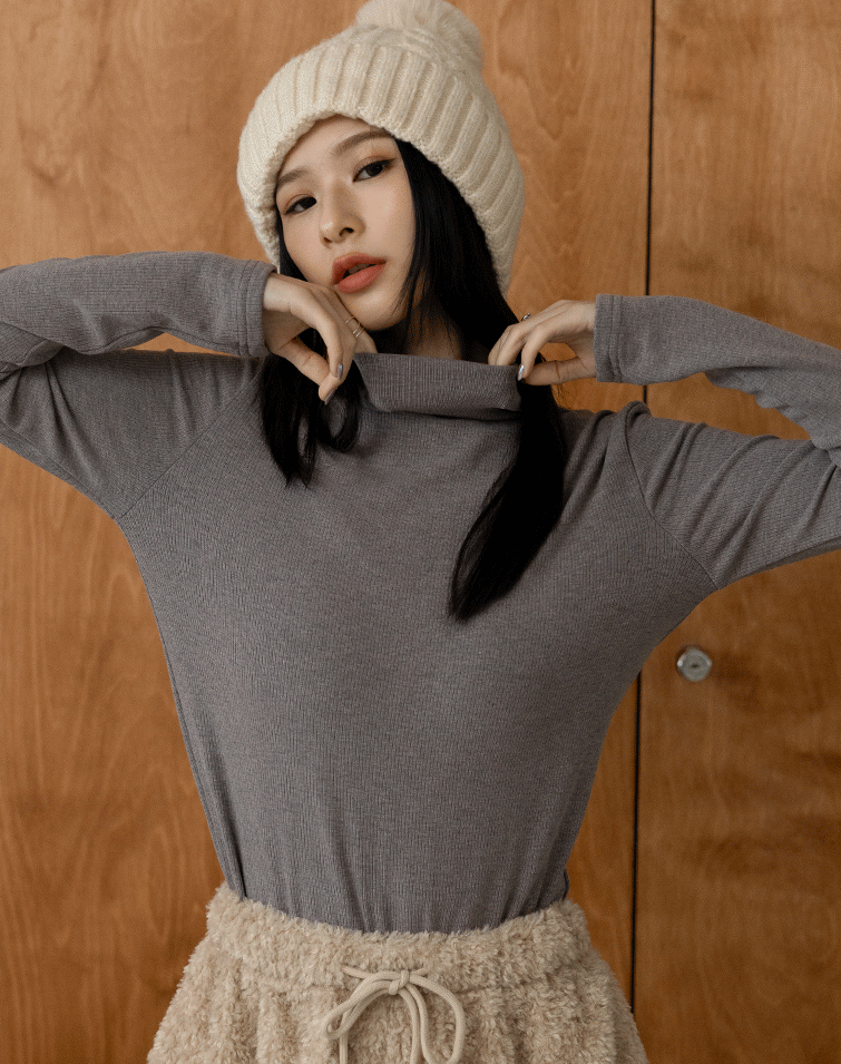 COZY RIBBED HIGH-NECK TOP