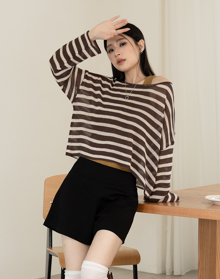CONTRAST-STRIPED KNIT TOP