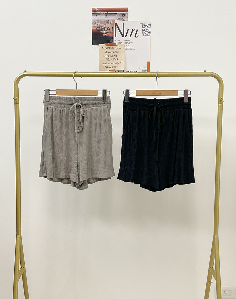 3D WAVY TEXTURE SHORTS