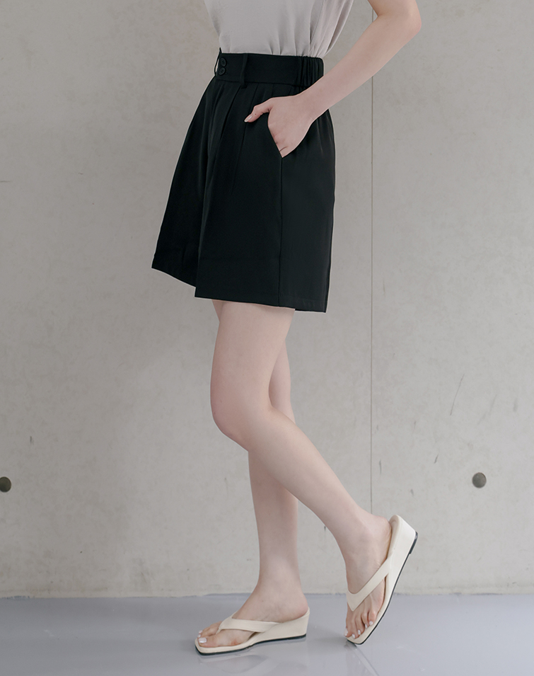 PLEATED CURVE TAILORED