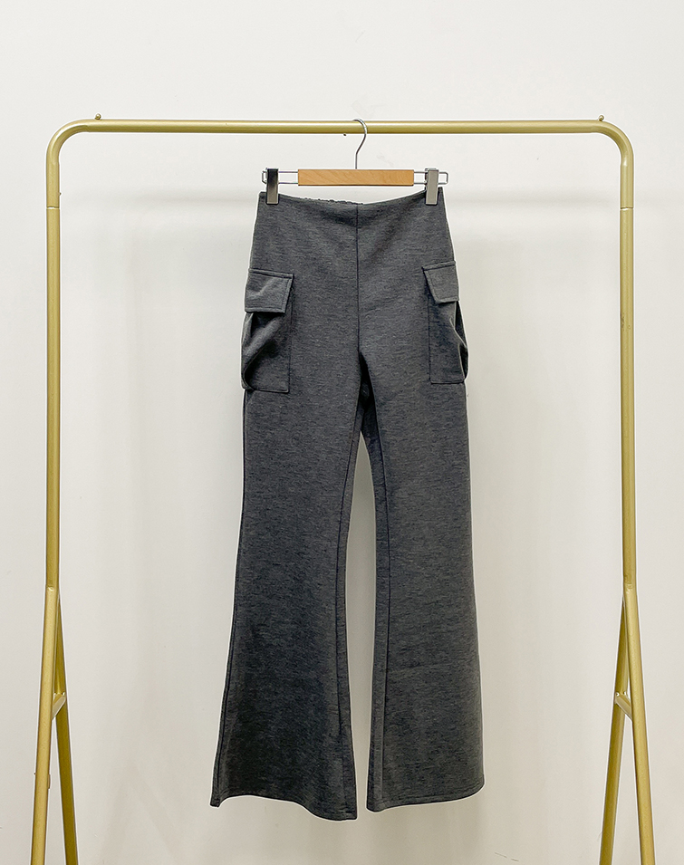 FEATHERLIGHT COTTON PLEATED POCKET SLIM PANTS