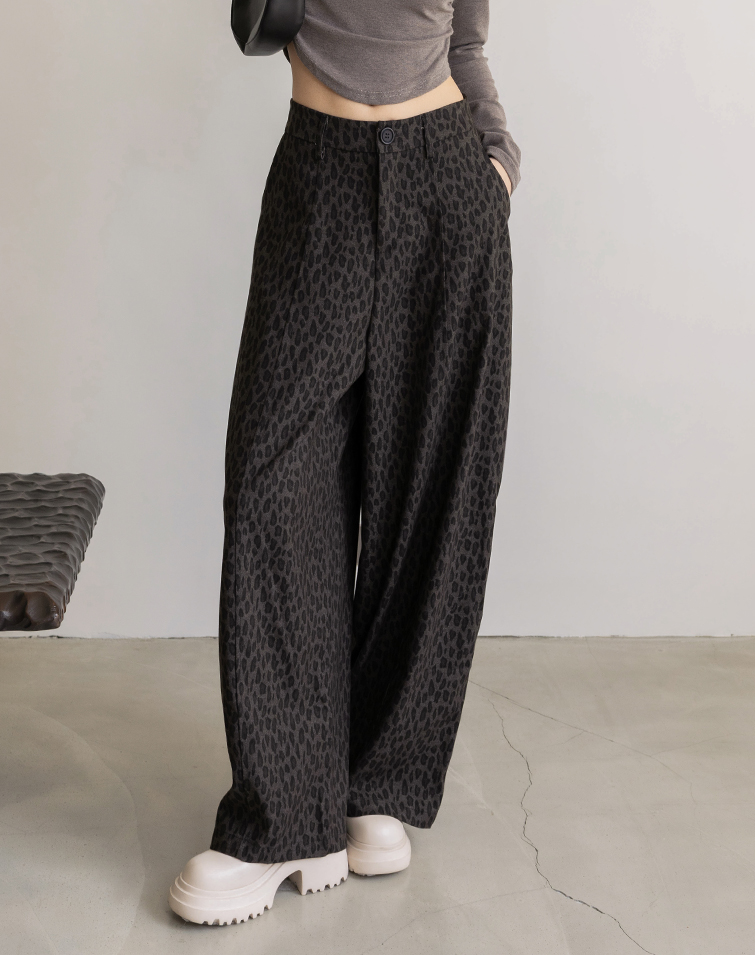 MATTE-LEOPARD BARREL PANTS