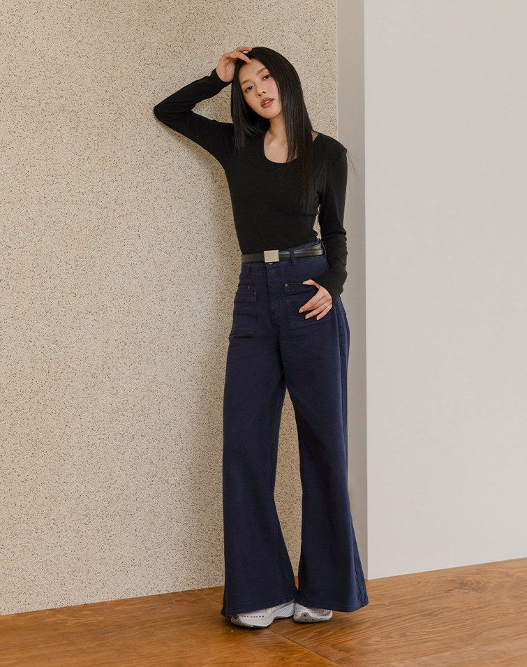 HIP-LIFTING STRETCH PANTS