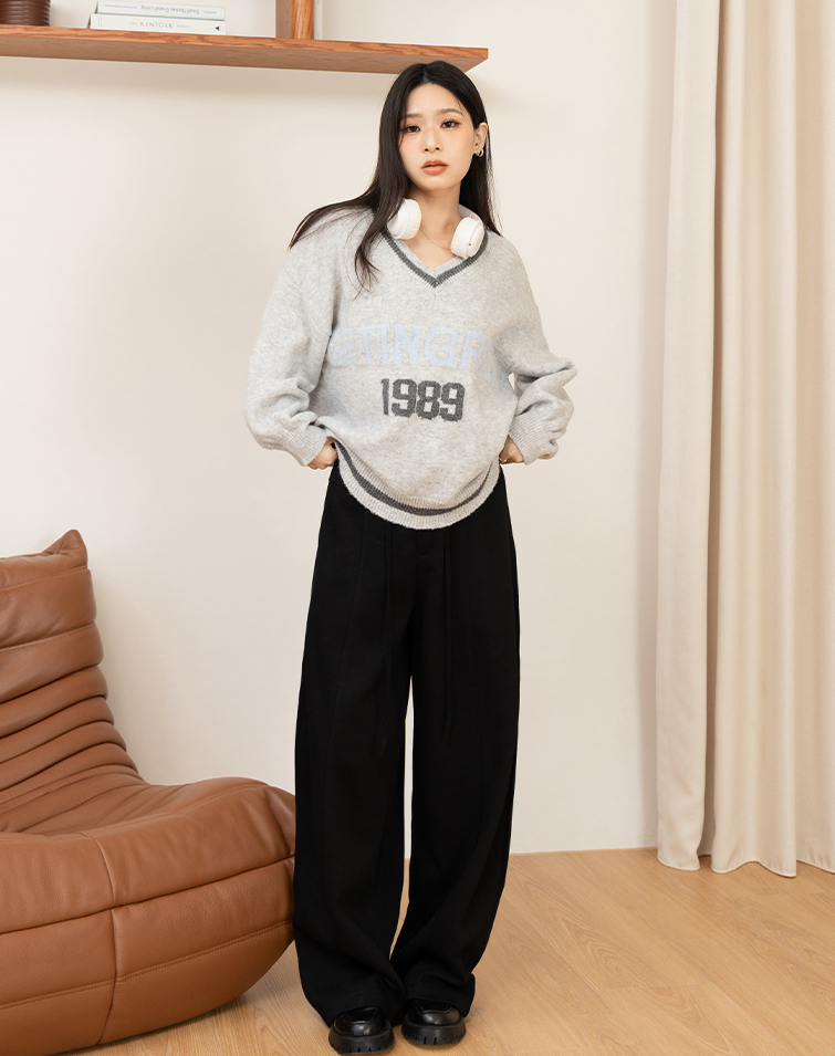 STYLED-WAISTBAND SLIMMING PANTS
