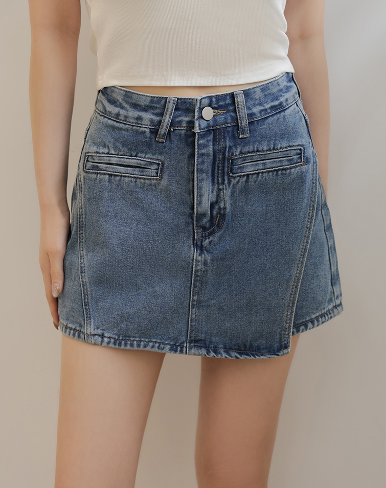 ASYMMETRICAL DESIGN DENIM SHORTS
