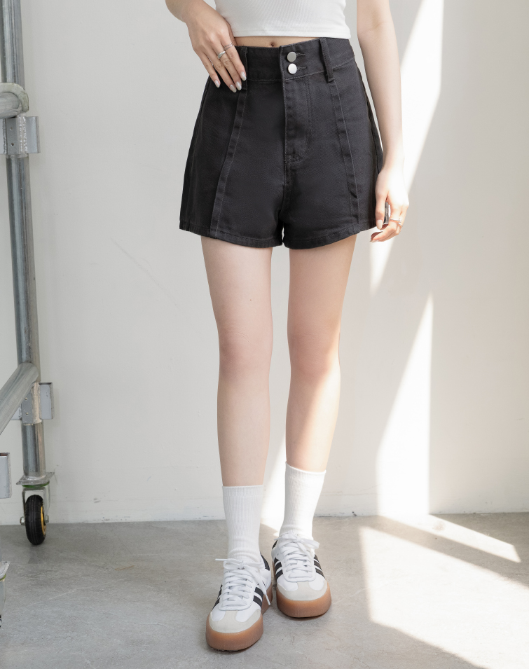 MODEL FIT WASHED DENIM SHORTS