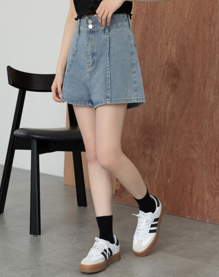 MODEL FIT WASHED DENIM SHORTS