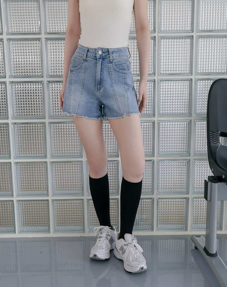 STRETCH FRAYED DENIM SHORTS