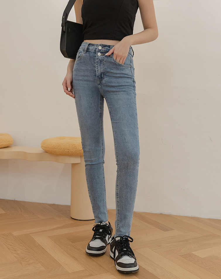 DOUBLE BUCKLE SKINNY STRETCHY JEANS