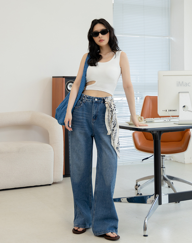 CLASSIC WASHED DENIM PANTS