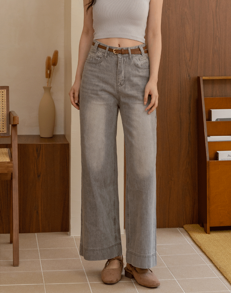 STREET-STYLE WASHED DENIM JEANS