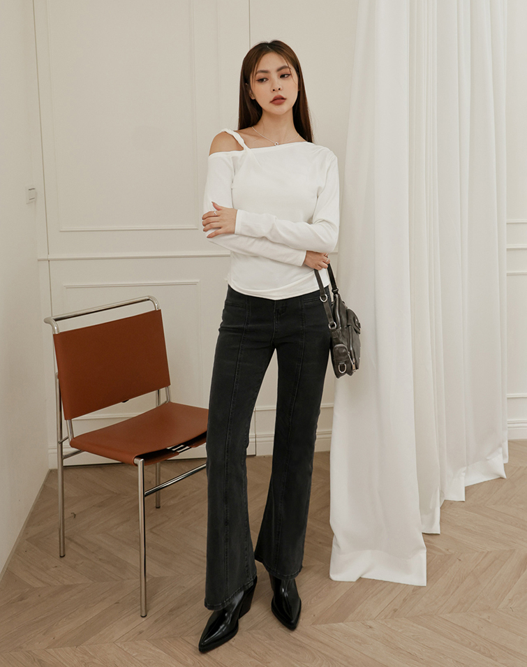 STITCH-DETAIL FLARED DENIM PANTS