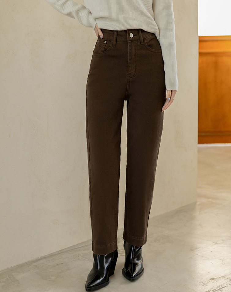 WASHED STRETCH STRAIGHT-LEG JEANS