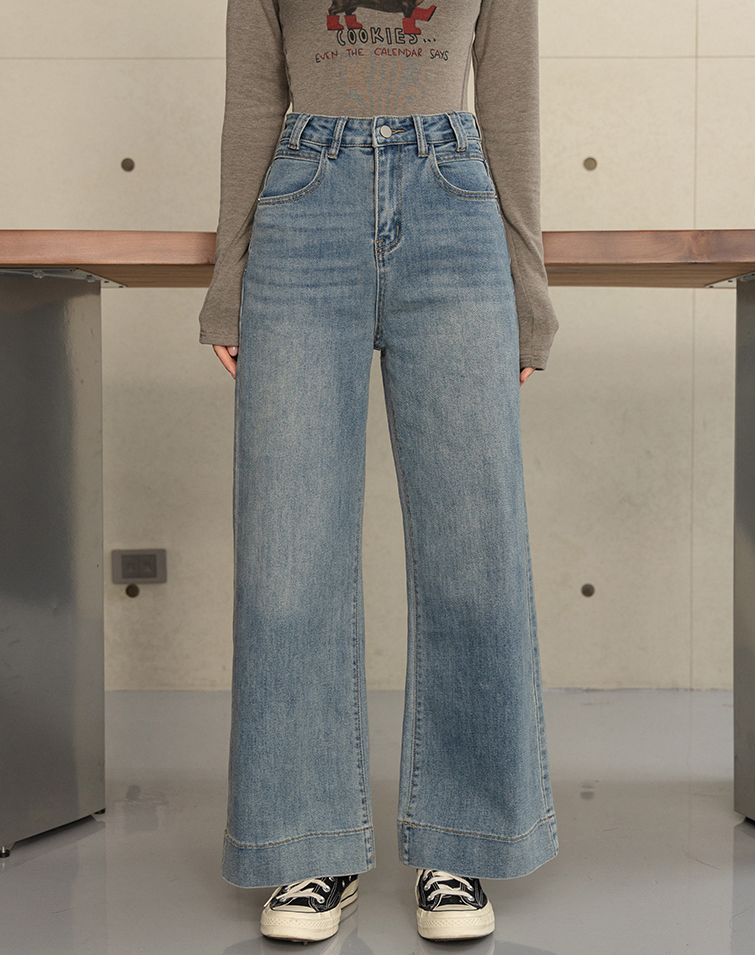 LIGHT-WASH DENIM WIDE PANTS