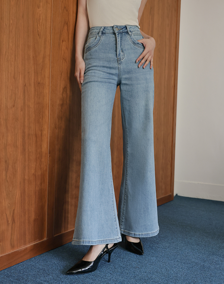 STRETCH WASHED FLARE DENIM JEANS