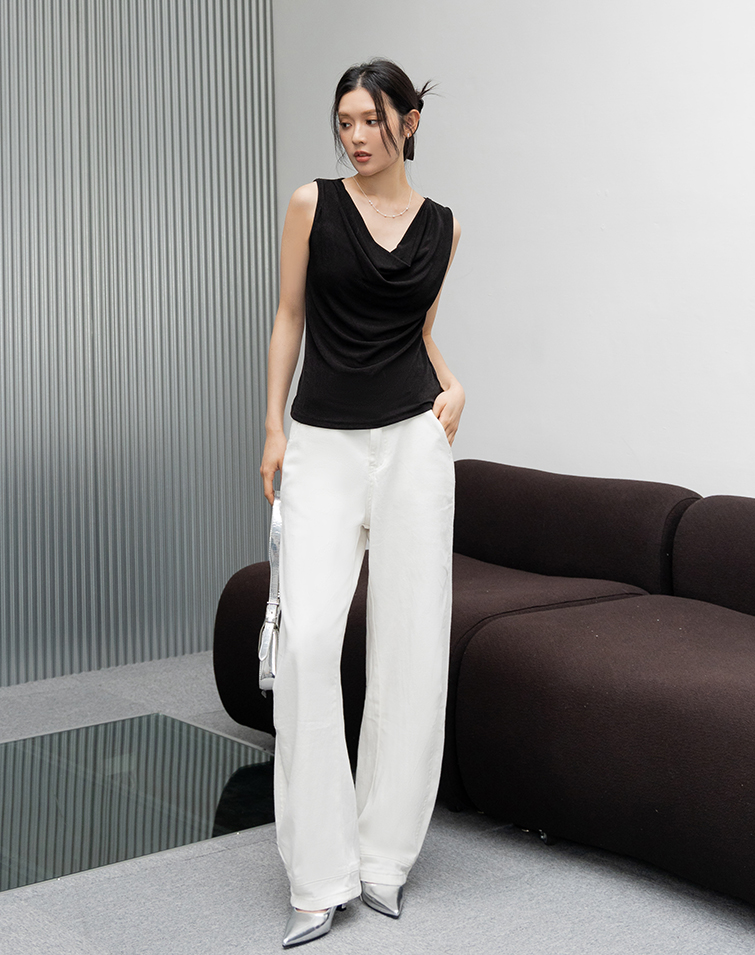 INSTANT-FLATTERING CURVED DENIM