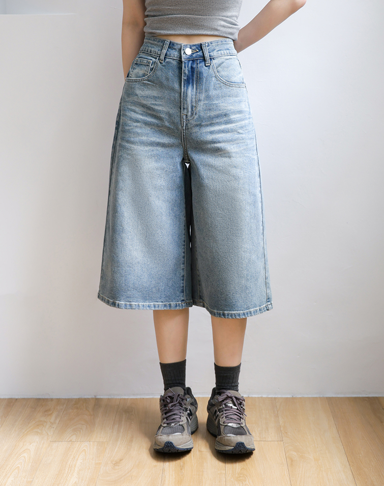MINIMAL FLAWLESS BERMUDA DENIM