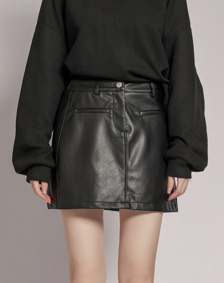 ALLURING FAUX POCKET LEATHER SKIRT