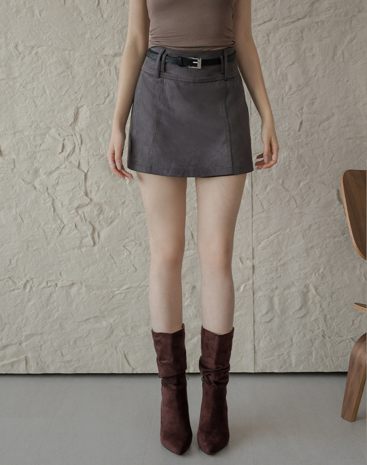 SUEDED-LEATHER BELTED SKORT