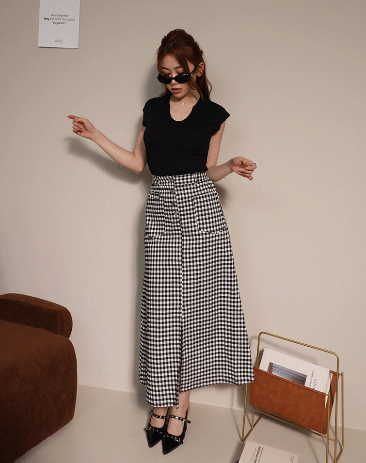 BLACK  WHITE CHECKERED BUTTON-DESIGN LONG SKIRT
