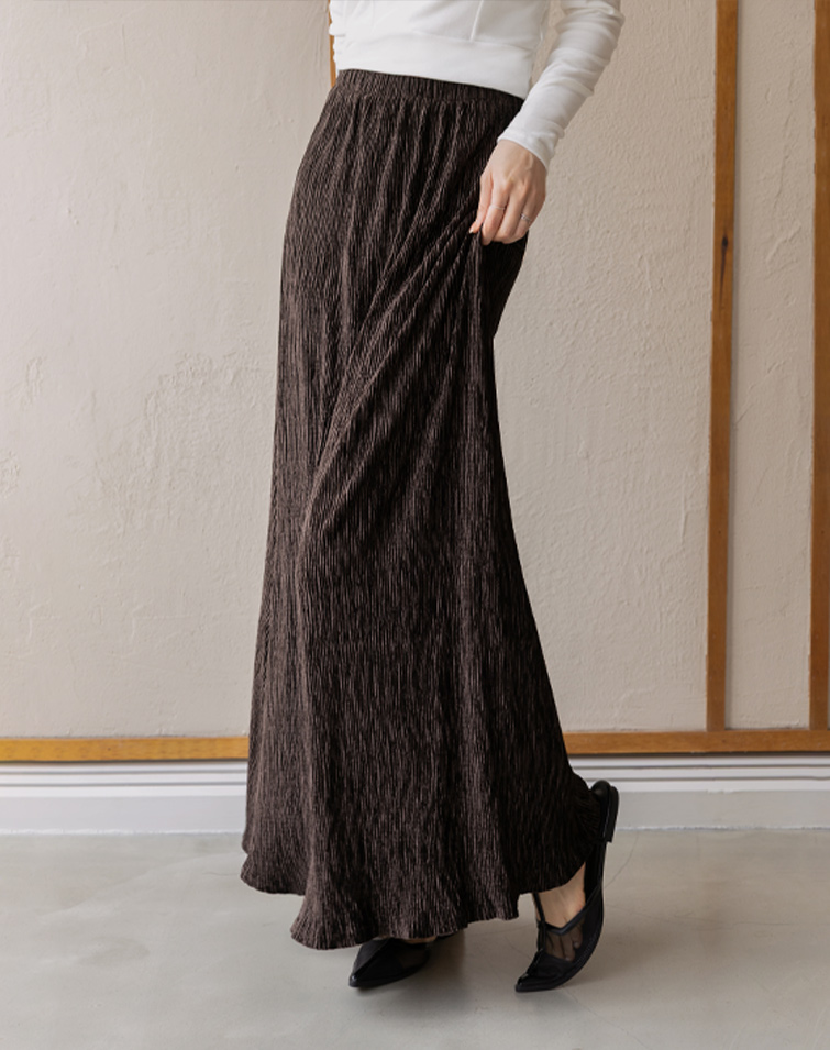 SOFT-GLOW VELVET PLEATED SKIRT