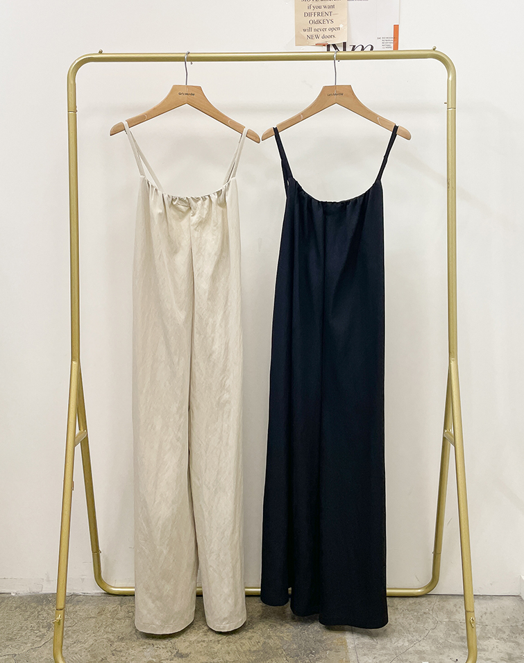 PLEATED DETAIL SPAGHETTI STRAP JUMPSUIT